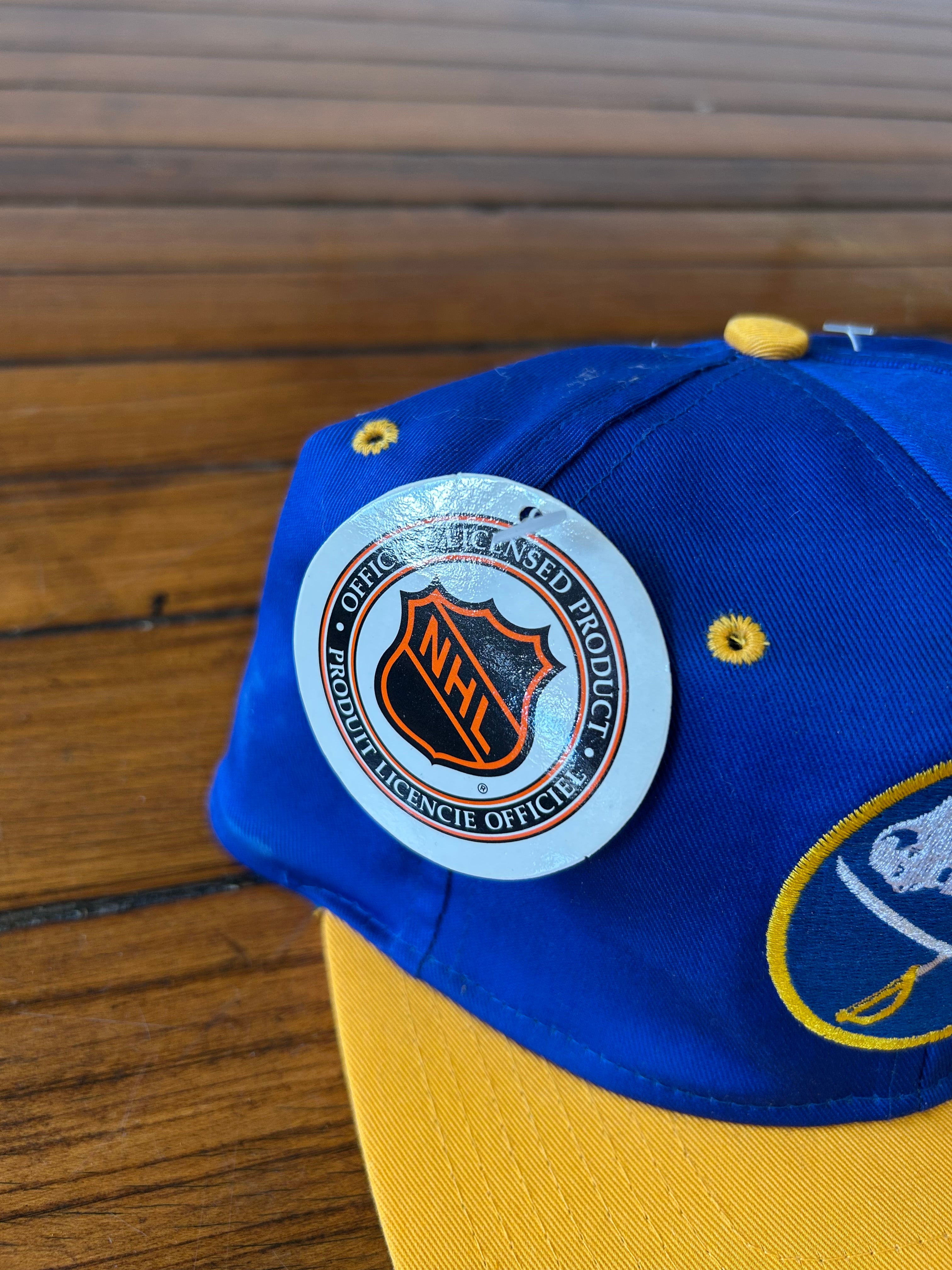 Buffalo Sabres NHL Hockey 90s SnapBack NWT