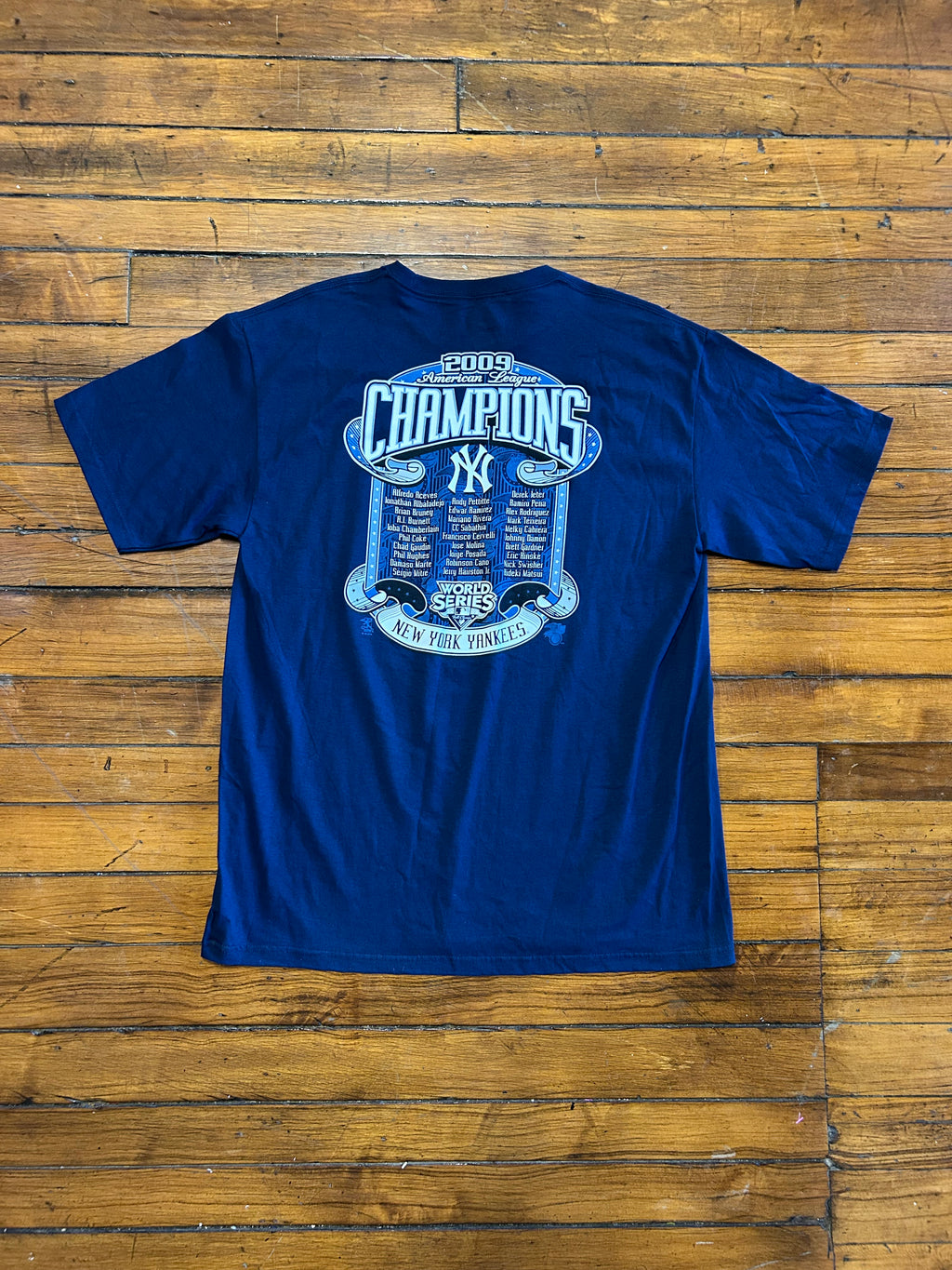 New York Yankees 2009 World Series Champions Roster T-Shirt NWT