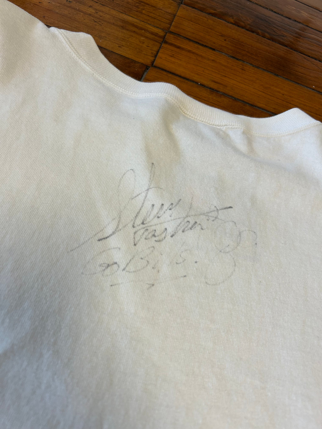 Buffalo Bills Vintage Taz T-Shirt Signed *Steve Tasker*