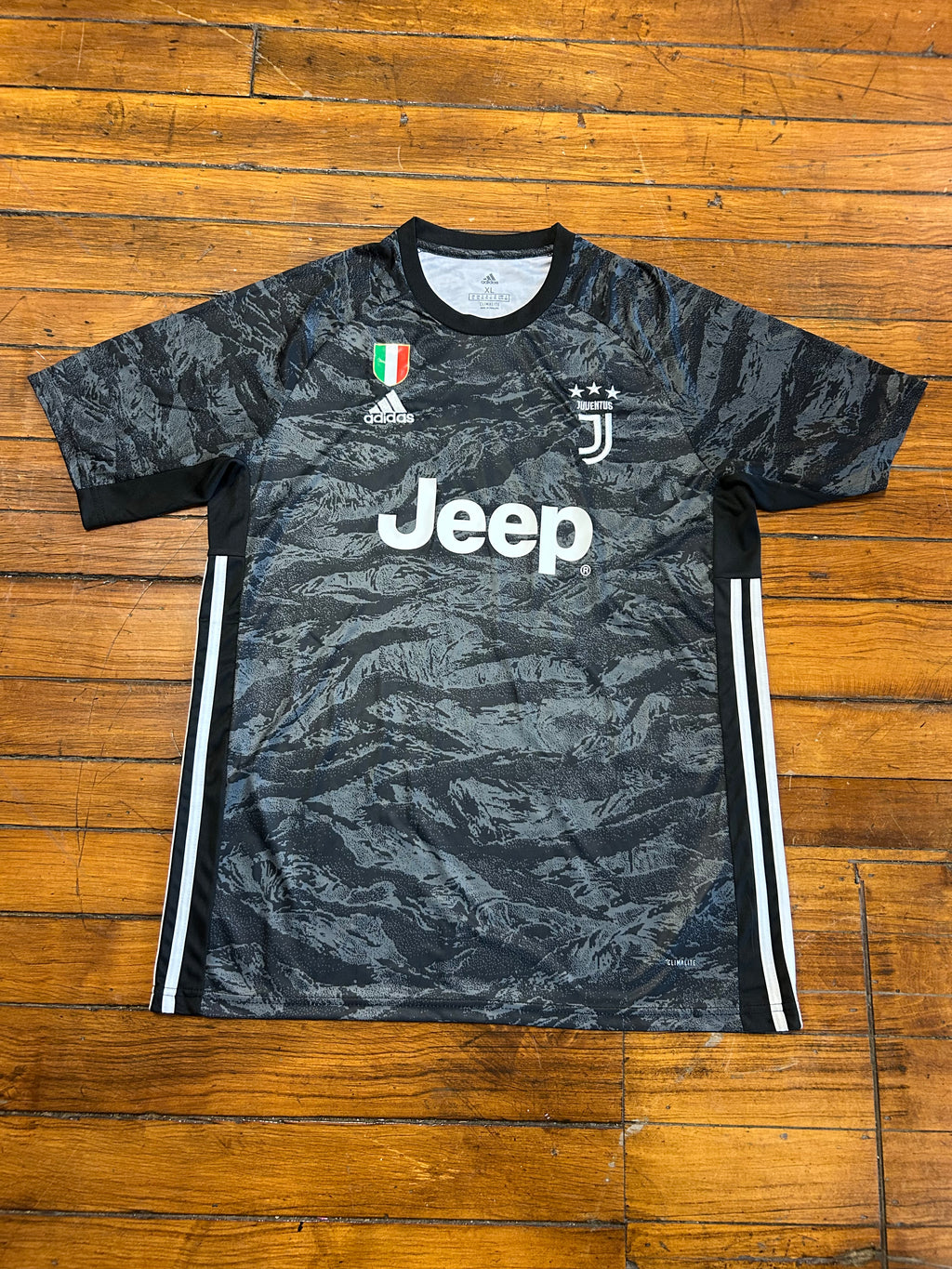 2019-2020 Juventus FC Goalkeeper Knit Gianluigi Buffon #77