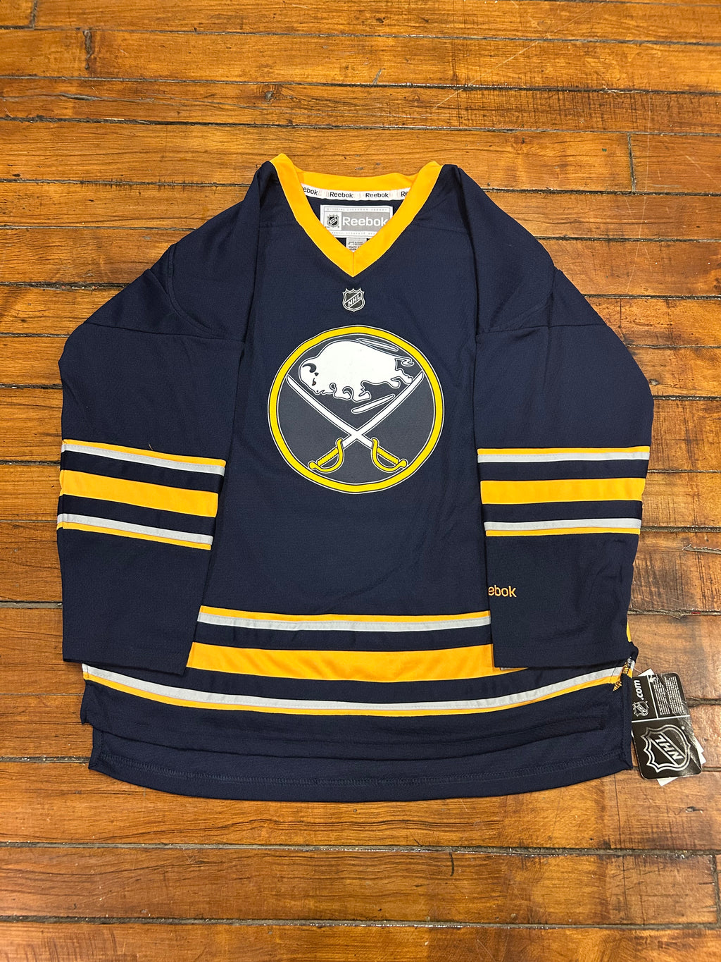 Buffalo Sabres NHL Hockey Jersey Youth NWT