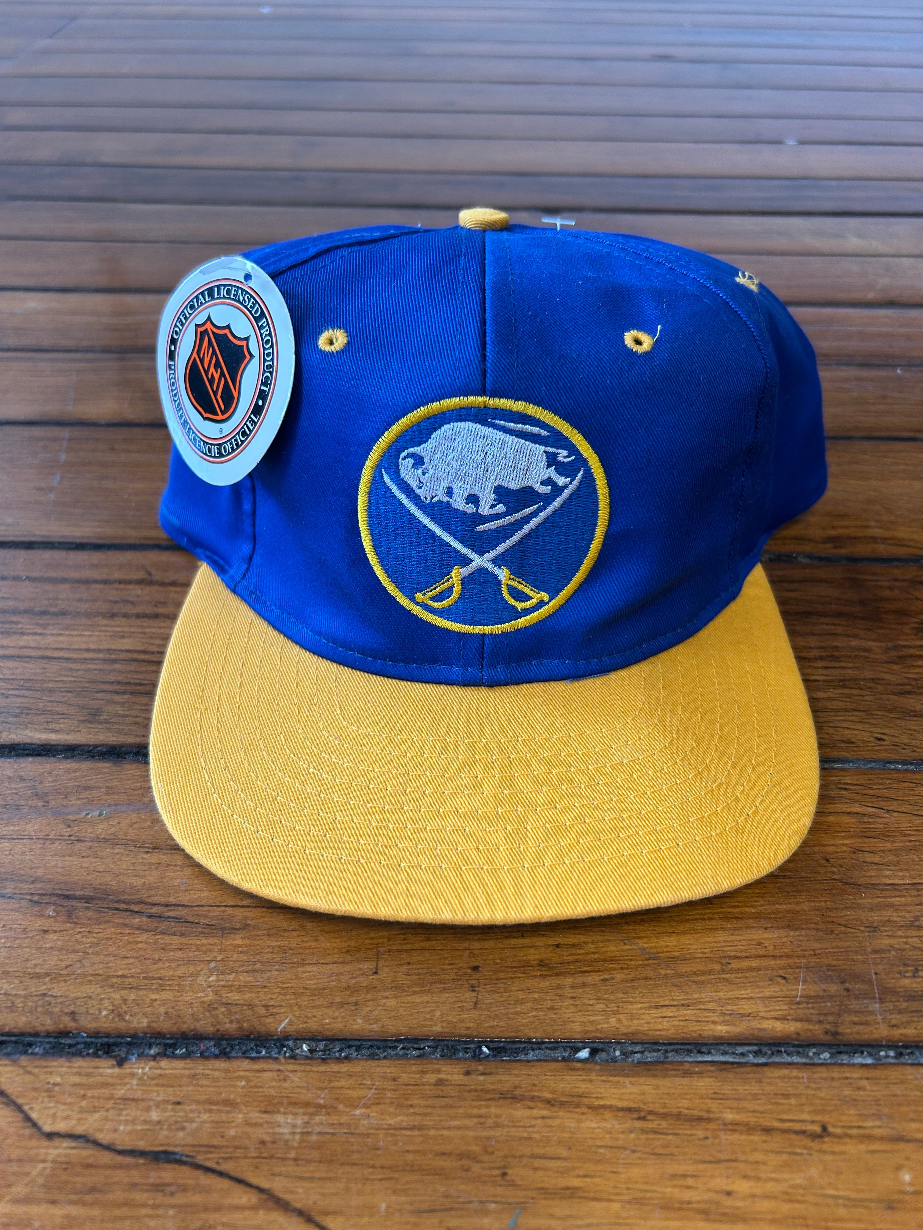Buffalo Sabres NHL Hockey 90s SnapBack NWT